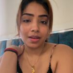 Aayushi Jaiswal Instagram - Comment karo jaldi kya carry karu