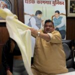 Aayushi Jaiswal Instagram – Bohat dino ke baad mili kafi purane apne well wisher se main kafi jada acchaa laga #thanksalot  Abhijeet Rane
