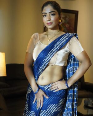 Aayushi Jaiswal Instagram - #saree #sareelove #traditional #photoshoot #paidcollaboration #insta #instagram #instadaily #instalike #instagood #instafashion #instamood #instagramreels #reels #trendingreels #viral #viralpost #comments #monday #mondaymotivation #mondayvibes #staytuned #followformore