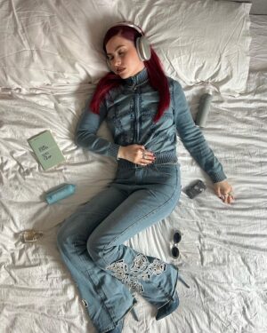 Abby Roberts Instagram - zzzZZZZ 
inspired my queen @miraalmomani ❤️‍🔥
📸 @sophbuckleyy