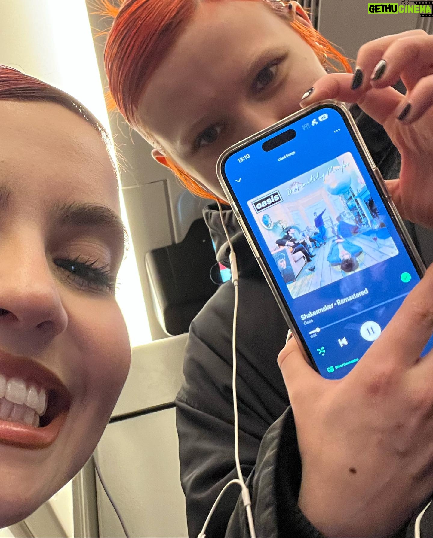 Abby Roberts Instagram - feeling pretty supersonic today idk about u🖤