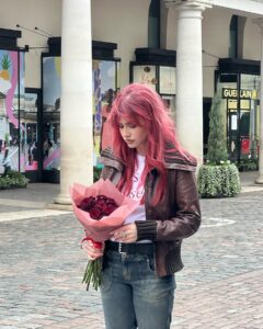 Abby Roberts Instagram - looking for a valentine 🌹one week to go #lmsiy