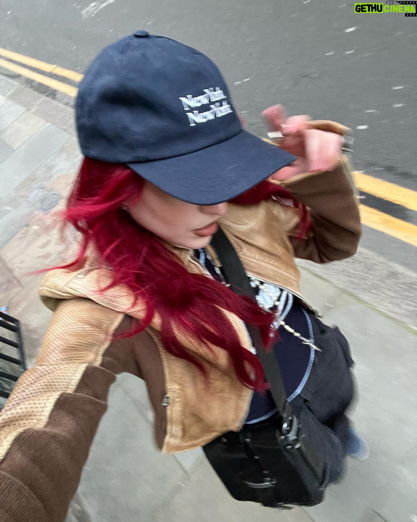 Abby Roberts Instagram - mentally logged out of winter✅ running on 3 coffees and a dream✅ totally not dead inside post fashion week✅ my outfit is slay✅