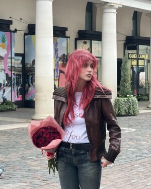 Abby Roberts Instagram - looking for a valentine 🌹one week to go #lmsiy