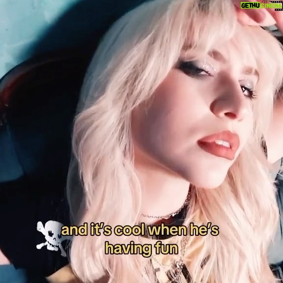 Abby Roberts Instagram - fav lyric from volatile in the comments GO 🧍🏻♂️ 📸 @sophbuckleyy