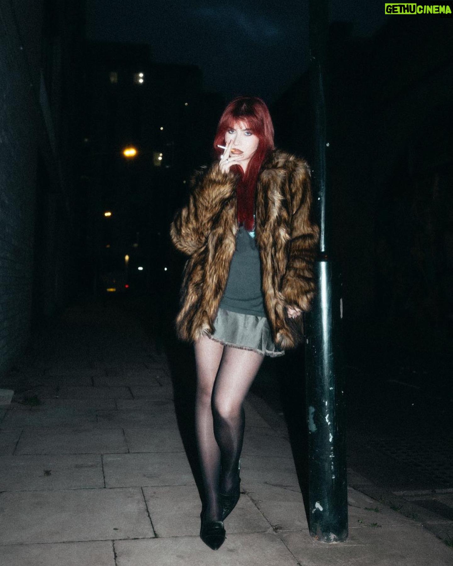 Abby Roberts Instagram - thank you all so much for the love on lmsiy this song is a super special one to be and i can’t thank you enough for sharing the love for it 🥺 ily guys 🌹 and to the first few people who presaved u have all been dmed so expect something special in the mail soon hehe ❤️ 📸 @sophbuckleyy