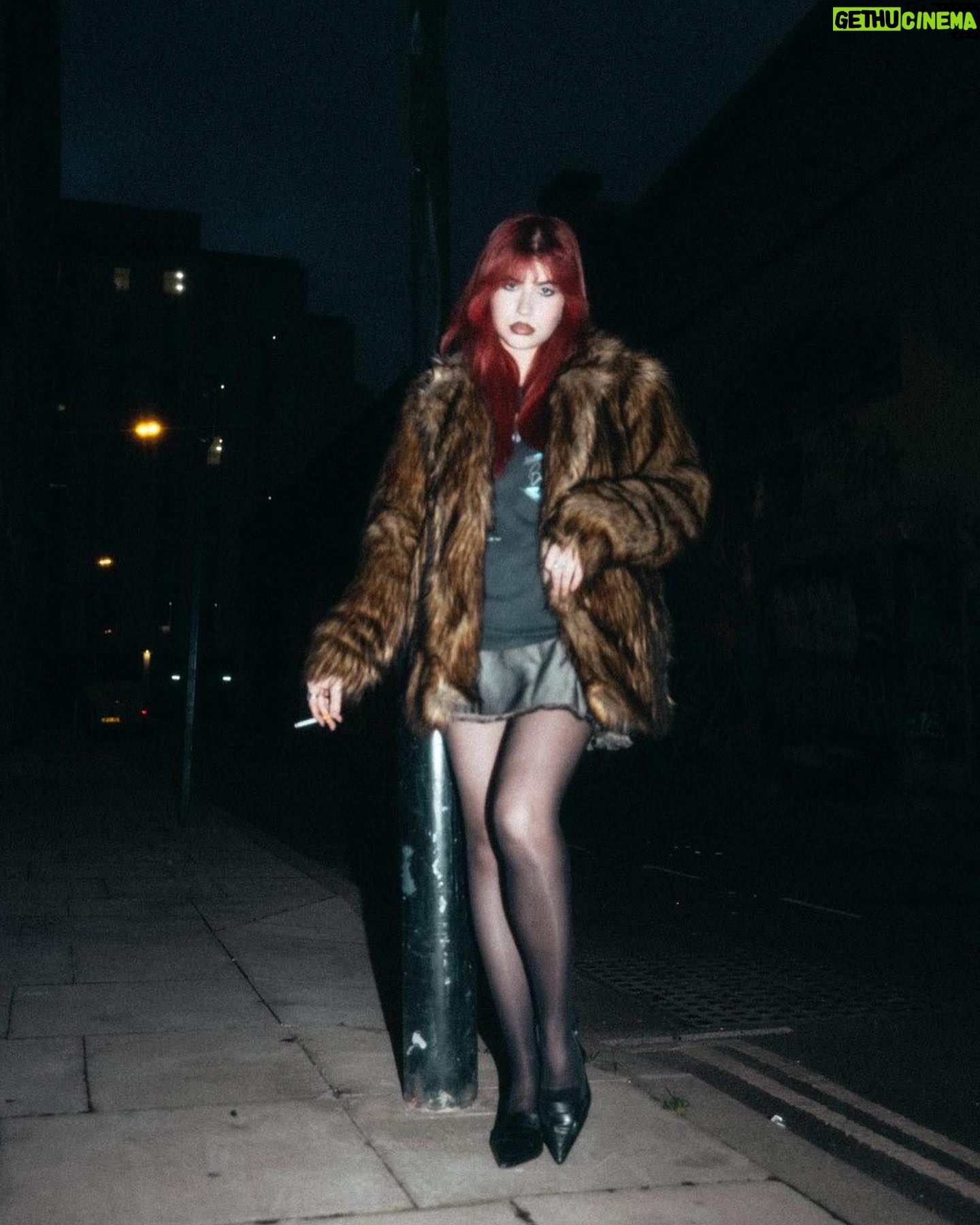 Abby Roberts Instagram - thank you all so much for the love on lmsiy this song is a super special one to be and i can’t thank you enough for sharing the love for it 🥺 ily guys 🌹 and to the first few people who presaved u have all been dmed so expect something special in the mail soon hehe ❤️ 📸 @sophbuckleyy
