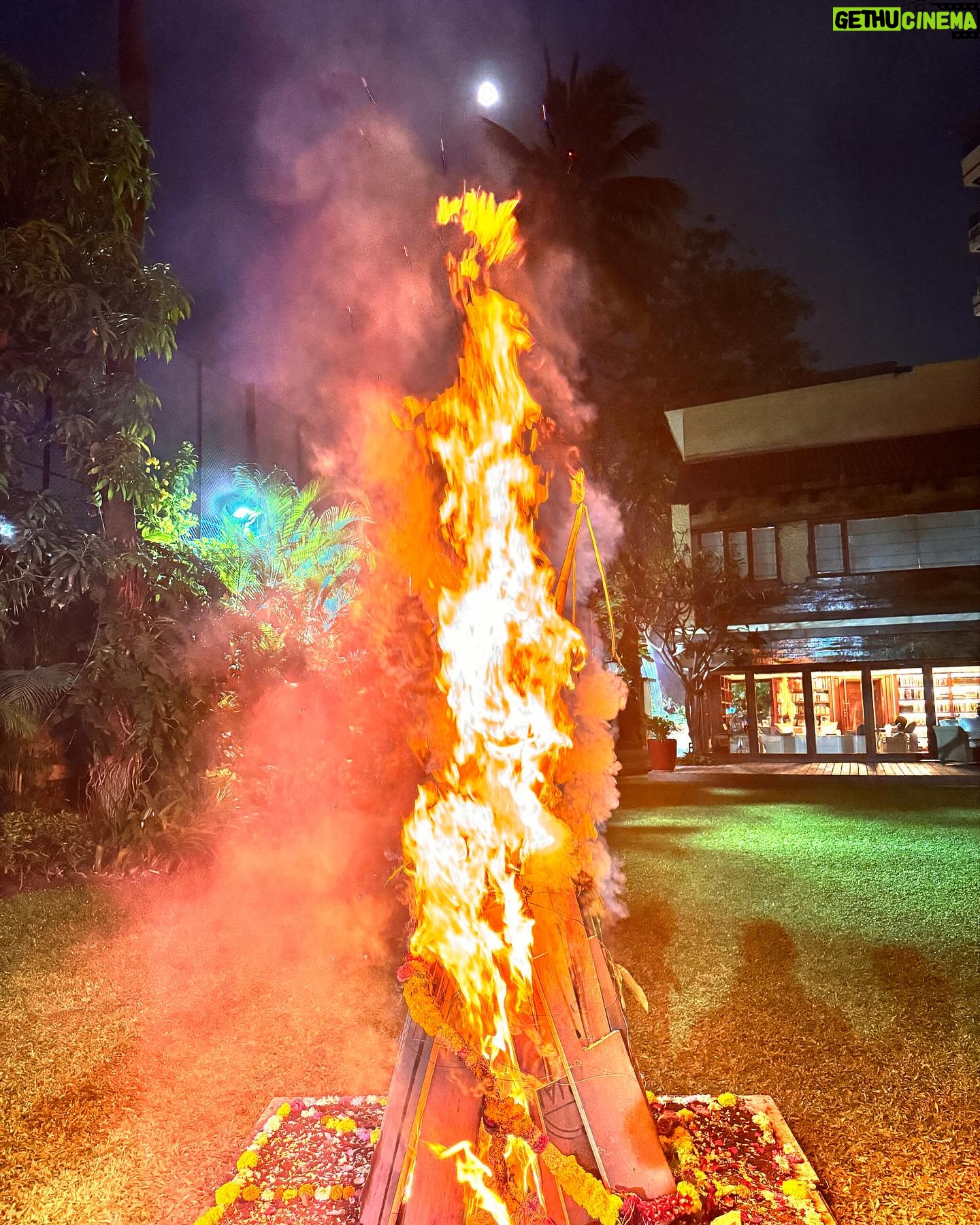 Abhishek Bachchan - 92.8K Likes - May the Holika burn all evil away. Happy Holi!