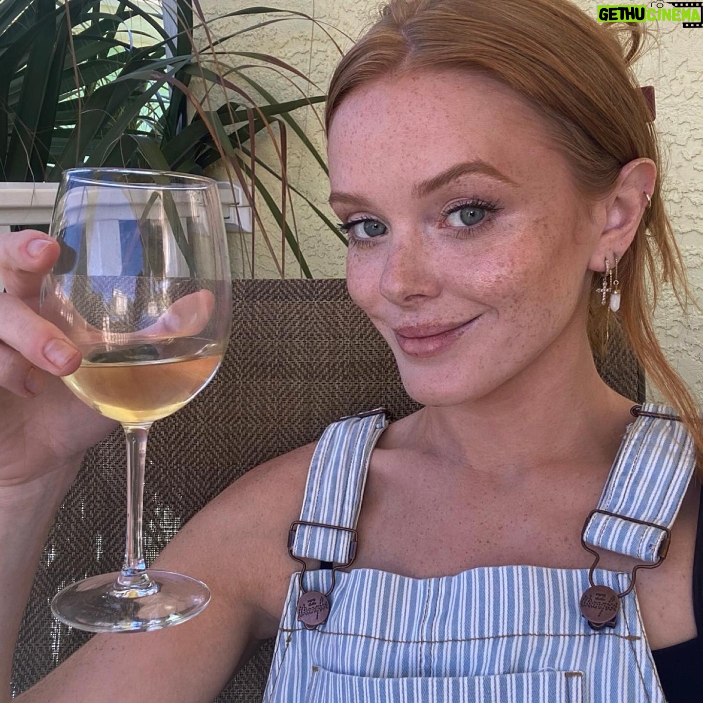 Abigail Cowen Instagram - giving major middle aged woman post-divorce mindin her own damn business on the front porch of her vacation home as she gets her daily dose of drama from watching her neighbors fight, kinda vibes and I’ve never felt better