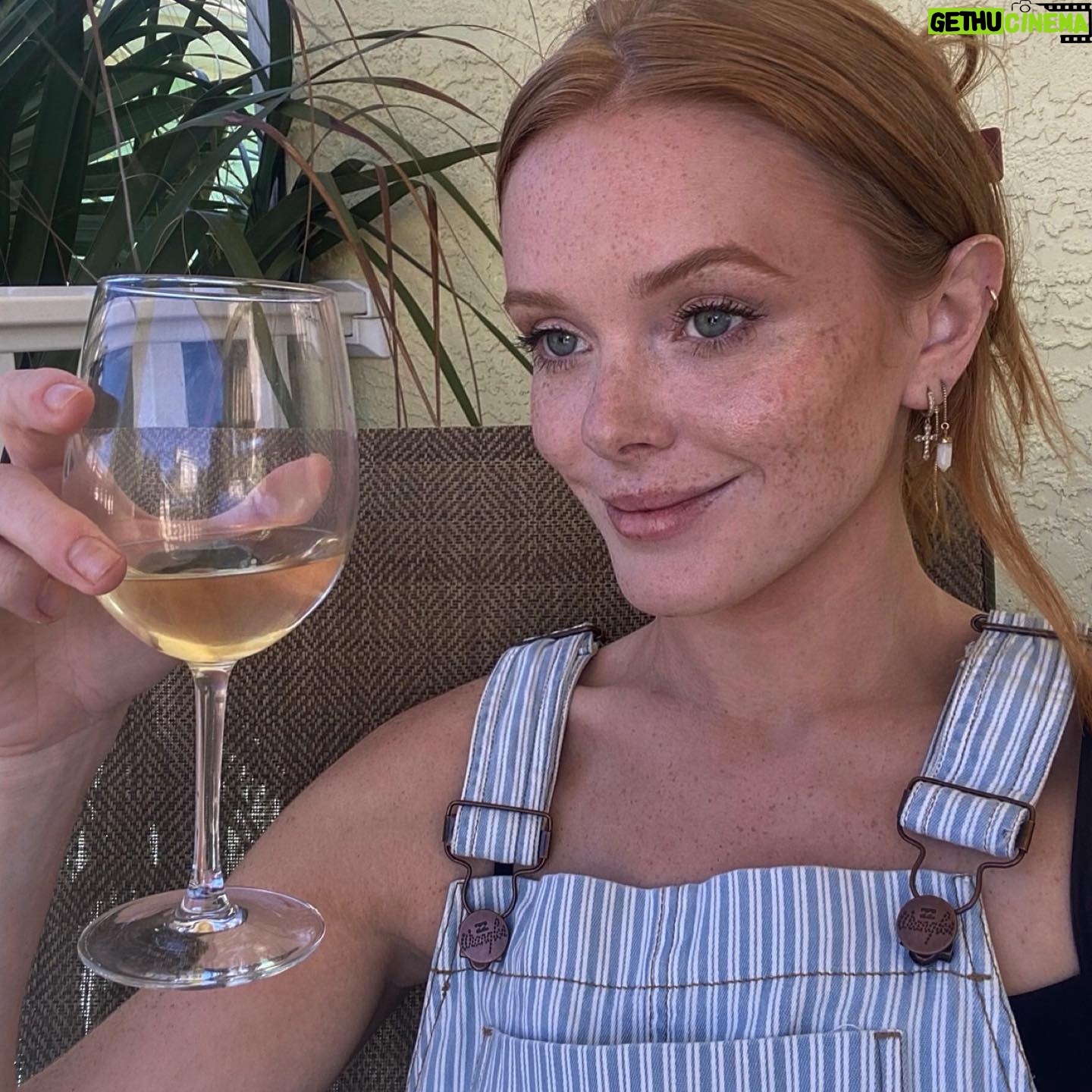 Abigail Cowen Instagram - giving major middle aged woman post-divorce mindin her own damn business on the front porch of her vacation home as she gets her daily dose of drama from watching her neighbors fight, kinda vibes and I’ve never felt better