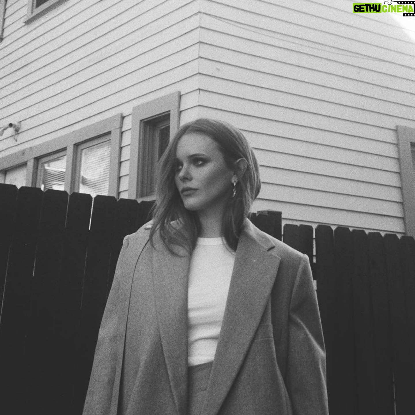 Abigail Cowen Instagram - @itsamandalim with the film!