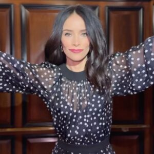 Abigail Spencer Instagram - A very #TCA #ValentinesDay 💋 
@claytonhawkins 📷
@nhinako_makeup 
@highheelprncess 
#EXtendedFamily