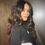 Abigail Spencer Instagram - bisou. nice to meet you.💋 📸 @claytonhawkins