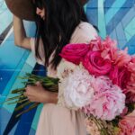 Abigail Spencer Instagram – Merry month of May. 🌺🌸🌷. 
@countylineflorals 

📷 @stephanieschuster