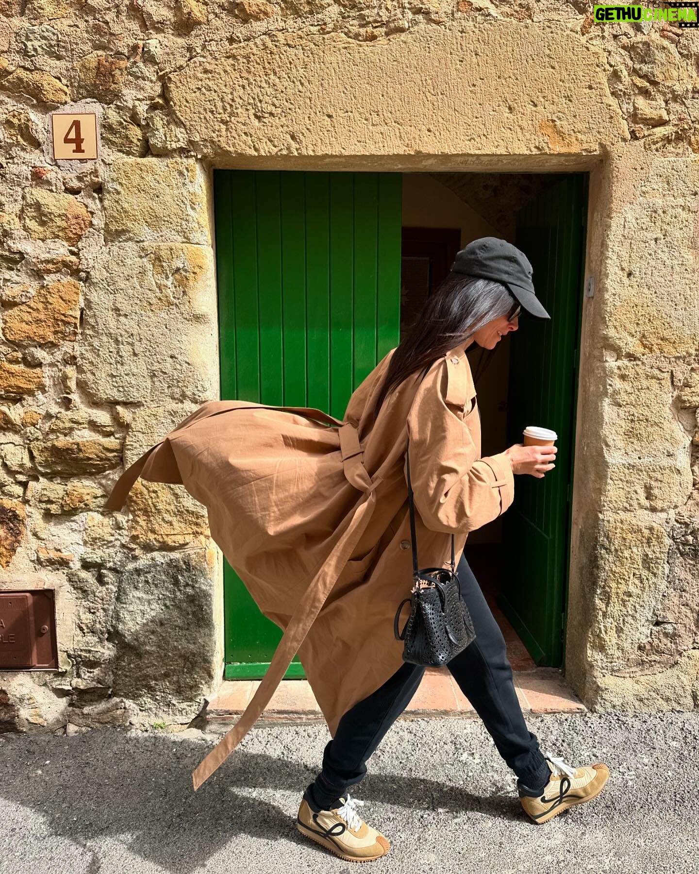 Abigail Spencer Instagram - Costa Brava Pals 🇪🇸 #travel #traveltuesday