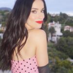 Abigail Spencer Instagram - Smooth operator. 💋 📷 @valeriaferreiramakeup