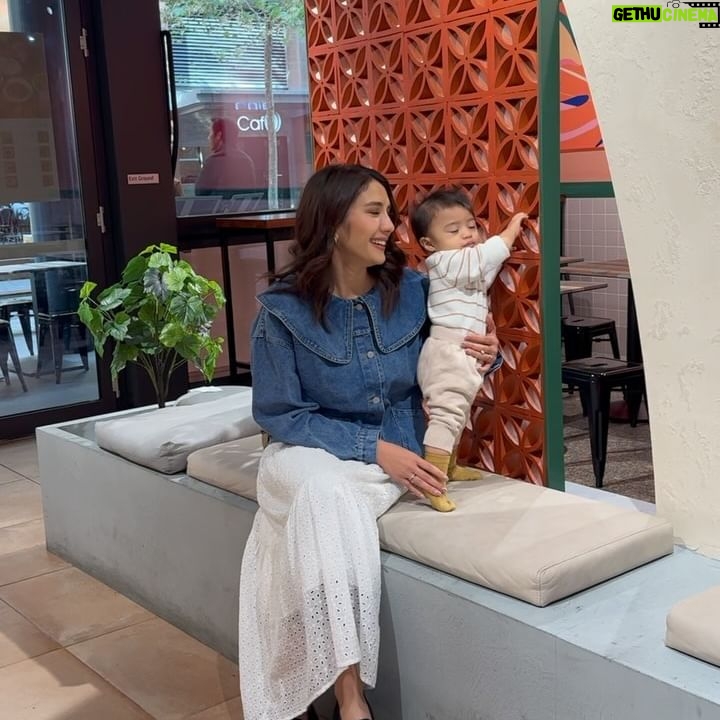 Acha Sinaga Instagram - Mulai sekarang ayam penyet dan sambal bawang khas Ria sudah bisa dinikmati di tengah kota Sydney! ๐๐ถ๏ธ Bukan kuat bukan gagah kita, tapi semua karna penyertaan Tuhan. . @ria.australia juga mendukung program Spice Up The World yaitu pembukaan 4000 restoran Indonesia yang ada di luar negeri, oleh Bapak Menparekraf @sandiuno. . Grand Opening of Ria Ayam Penyet Sydney CBD, 22 Mei 2024 โจ