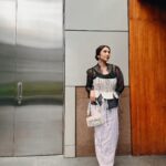 Acha Sinaga Instagram - Selamat Hari Kartini, perempuan-perempuan masa kini! Bersyukur banget yah kita udah bisa mendapatkan pendidikan, pekerjaan dan kesempatan yang setara dengan laki-laki di jaman sekarang ini, may we not take this for granted 🖤 #crocsina