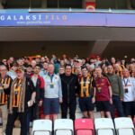 Acun Ilıcalı Instagram - Hull City’nin Antalya kampında bize destek veren ve takımımızı kamp döneminde Regnum Carya’da ağırlayan sevgili dostum Ali Şafak Öztürk’e ve taraftarımızı Kremlin Palace’ta ağırlayan sevgili dostum Neşet Koçkar’a, takımımıza ve taraftarlarımıza Türkiye’ye gelişinde Corendon Airlines olarak destek veren Yıldıray Karaer’e, bize misafirperverliği ile sahasını açan Antalyaspor Başkanı Sinan Boztepe’ye, stadyum sürecinde destek olan Antalya Gençlik ve Spor İl Müdürü Yavuz Gürhan’a gönülden teşekkür ederim. Hem takımımız hem de taraftarlarımızla birlikte harika bir kamp geçirdik. @hullcity @corendonairlines @alisafakozturk @mrnesetkockar #YıldırayKaraer #SinanBoztepe @yavuzgurhann