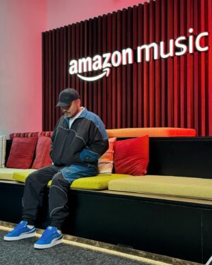 Aczino Instagram - Hoy estuvimos por @amazonmusicmx mostrando el nuevo material 🤟🏽 Este 2 de Mayo estrenamos música 🔥