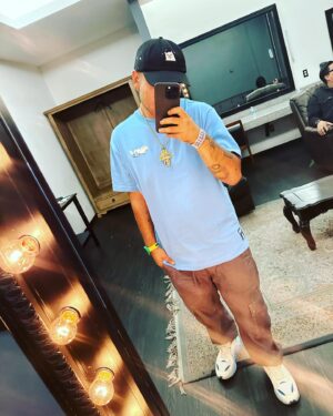 Aczino Instagram - Con todo el flow pal show! 🥶
