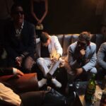 Aczino Instagram – Estamos justo ahora en el proceso… De vivir con el éxito en exceso 💰🥂