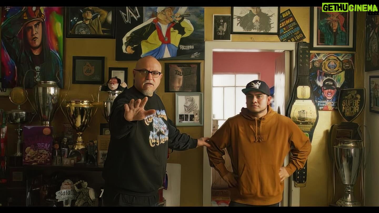 Aczino Instagram - “NEZA” es el siguiente tema que estrenaremos este 2 de Mayo en colaboración con la leyenda @therealkidfrost Producida por mi hermano @scoopdeville y @hetgrenci y dirigido por el gran @estevanoriol 🔥 Dedicado pa toda mi gente de Neza! 🤟🏽