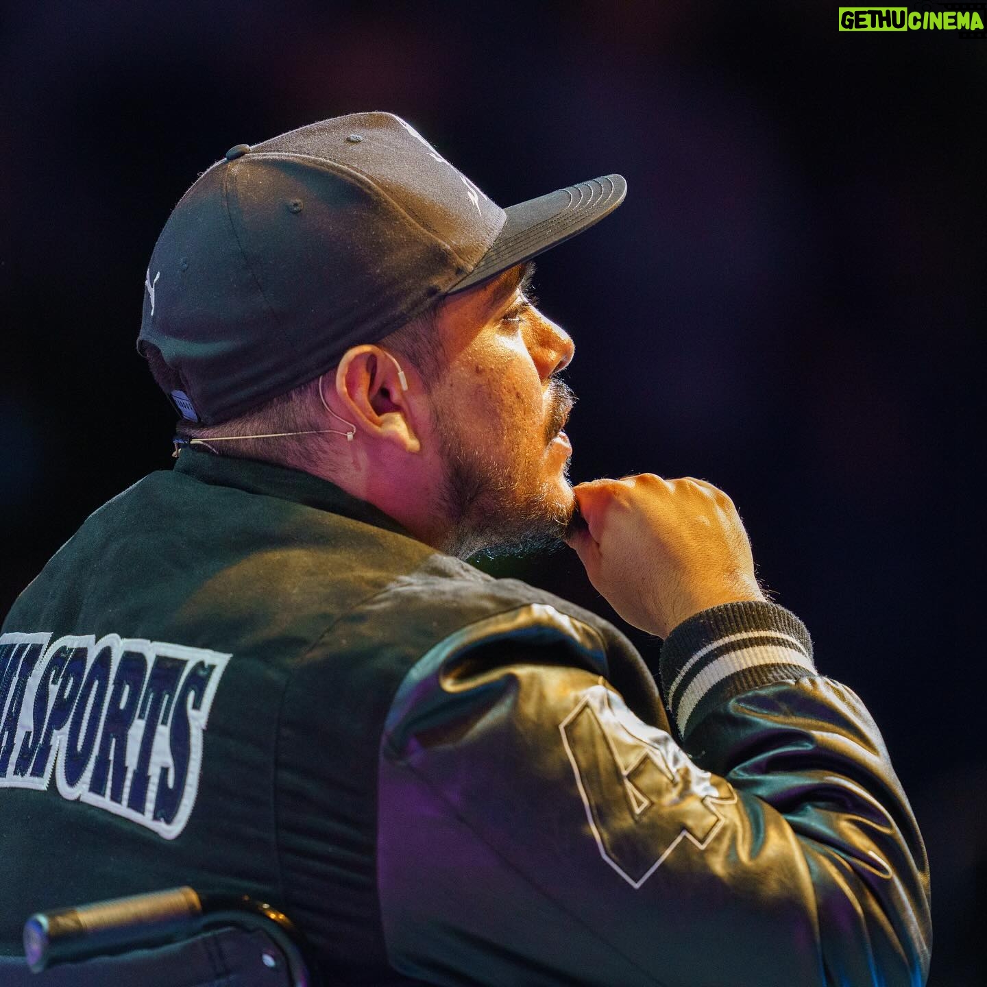 Aczino Instagram - Aczino nos lleva a vivir el “Campeonato de vida” con sus rimas inigualables! 🎤💫 Descubre cómo cada canción es un retrato del futuro y cómo desafía los límites en el freestyle. 🔥 Siente la emoción cuando alcanza las estrellas y vive la rivalidad con Argentina y otros países de LATAM. ¿Listo para sumarte a esta experiencia única? ¡Siente el poder del rap con Aczino! 🌟🎶 #Azcino #Freestyle #Rap #CreadoresMéxico