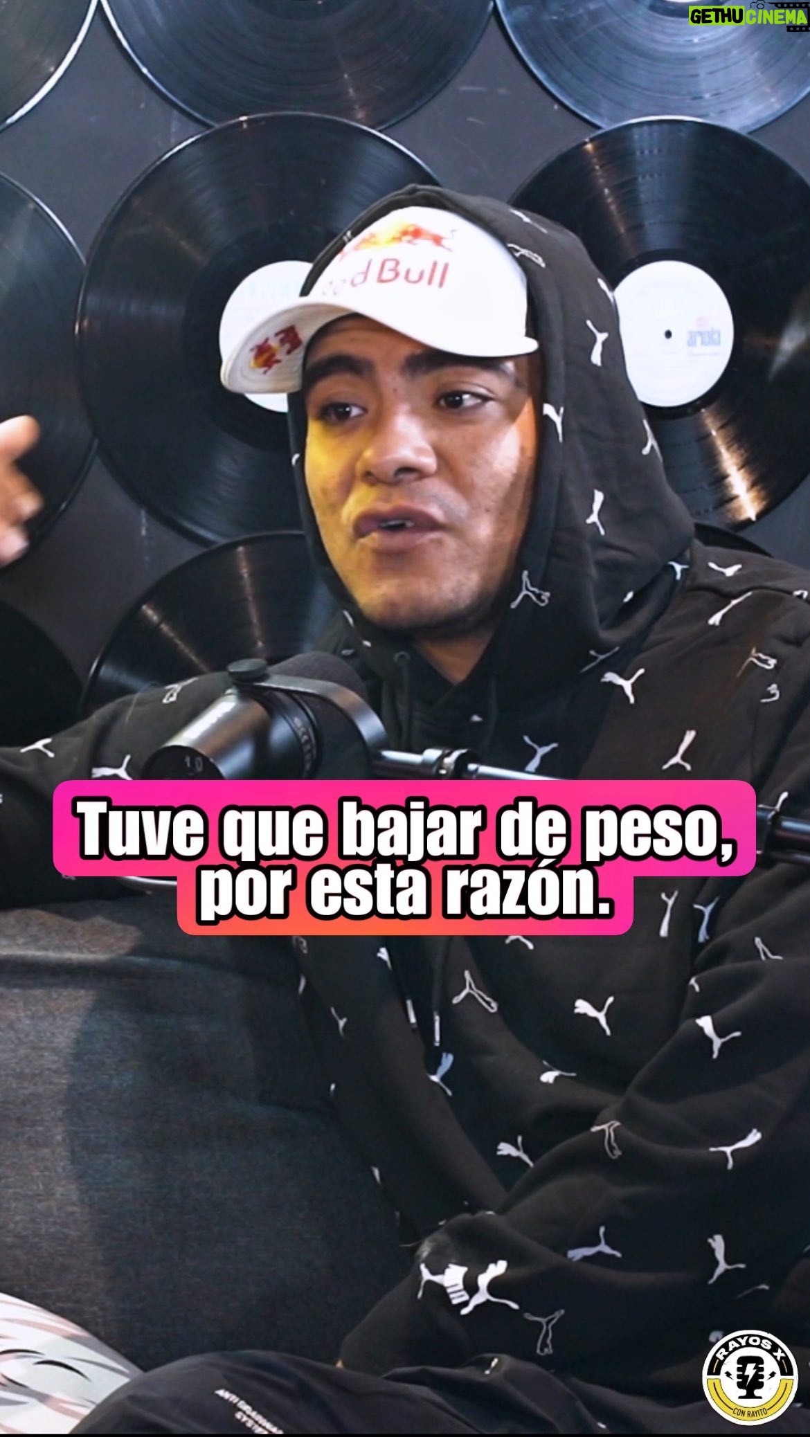 Aczino Instagram - Sin duda alguna todo cambio es para bien, @aczino_oficial nos habla sobre el proceso de bajar de peso. Completo por YT y Spotify. #aczino #podcast #rayosxpodcast