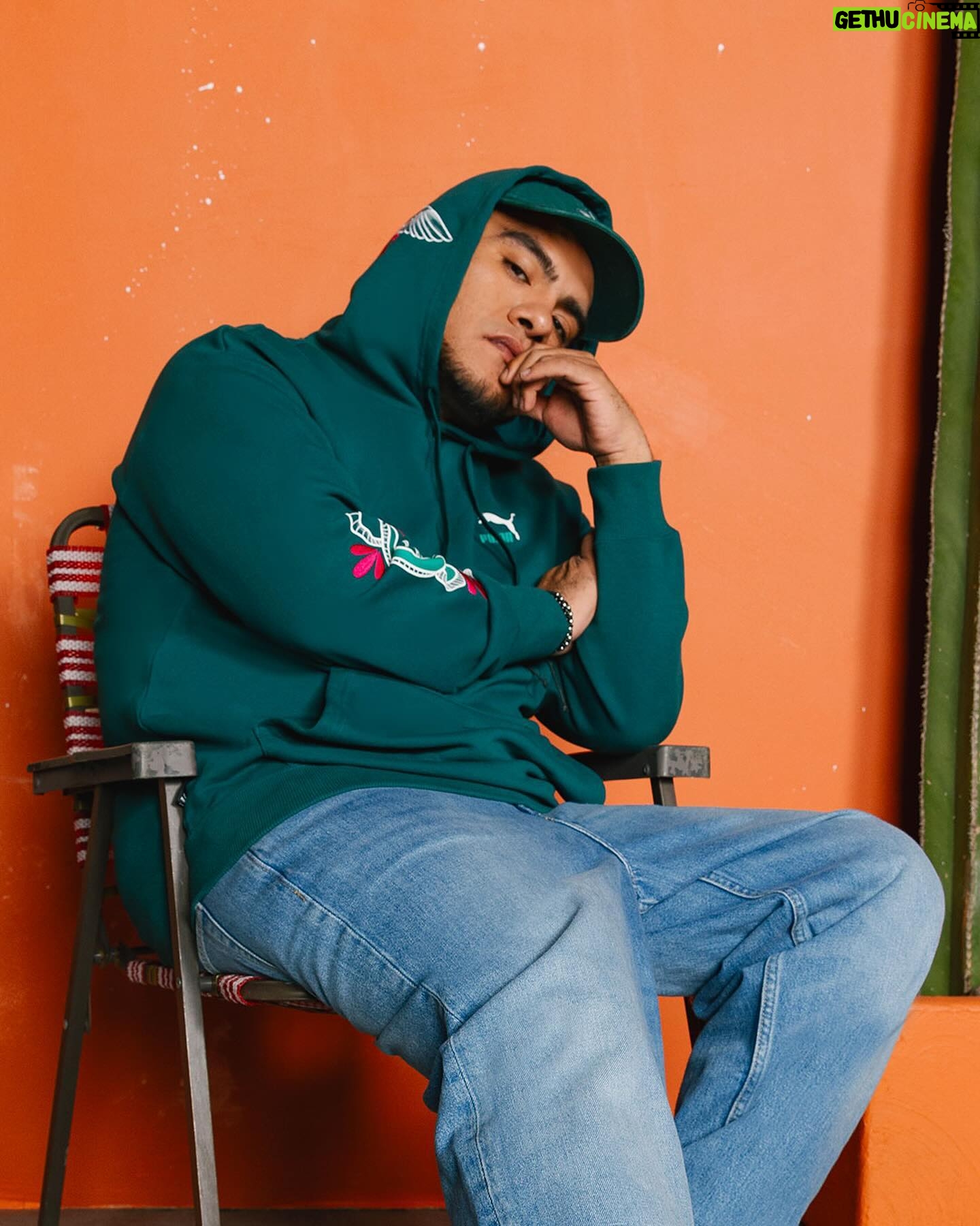 Aczino Instagram - Cuando se trata de llevar M茅xico en el outfit, @aczino_oficial sabe c贸mo hacerlo. Descubre la colecci贸n MX SPORTSWEAR en puma.com. 馃嚥馃嚱馃帀