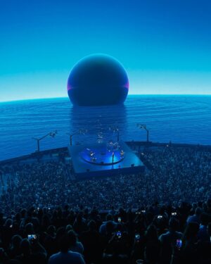 Adam Scott Instagram - U2 in Vegas is unbelievable. The power of this band and their innovations in the live experience continue…I mean holy shit…

#U2UVSPHERE