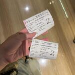 Adhisty Zara Instagram – Aku udah nonton “Jatuh Cinta Seperti Di Film-Film” di bioskop.
Duh.. gak berasa nontonnya kebawa emosi dan sampe ga nyadar kalo filmnya hitam putih. Sempet netes air matanya pdhl scene sedihnya udah lewat, segitunya.. Semuanya terasa natural sekali, relate sekali, dan terasa tulus sekali. soundtrakcnya juga mantap!! Bisa dipastikan ini film favorit aku tahun ini.. 

Dari sebelum nonton udh yakin kalo ini akan jd film yg bagus banget karena semua karya ka @yndlaurens udah pasti TOP!
Emak @nirinazubir_ sm abah @ringgoagus ihhhhh gemes🥺🤍 sampe gak nyangka kl itu emak abah.. bagus bangeeet.

Nonton di bioskop!!!