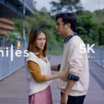Adhisty Zara Instagram – Bisa gak ya, dua orang yang belum selesai sama perasaan ketemu dalam satu kerjaan? Zara Adhisty & Kevin Ardilova punya pengalaman soal ini, jadi pastikan kamu gak akses kisah seru ini lewat situs bajakan!
 
Streaming episode 4 sekarang. Serial original #HubungiAgenGue eksklusif di @disneyplushotstarid
 
@skglobalent @milesfilms