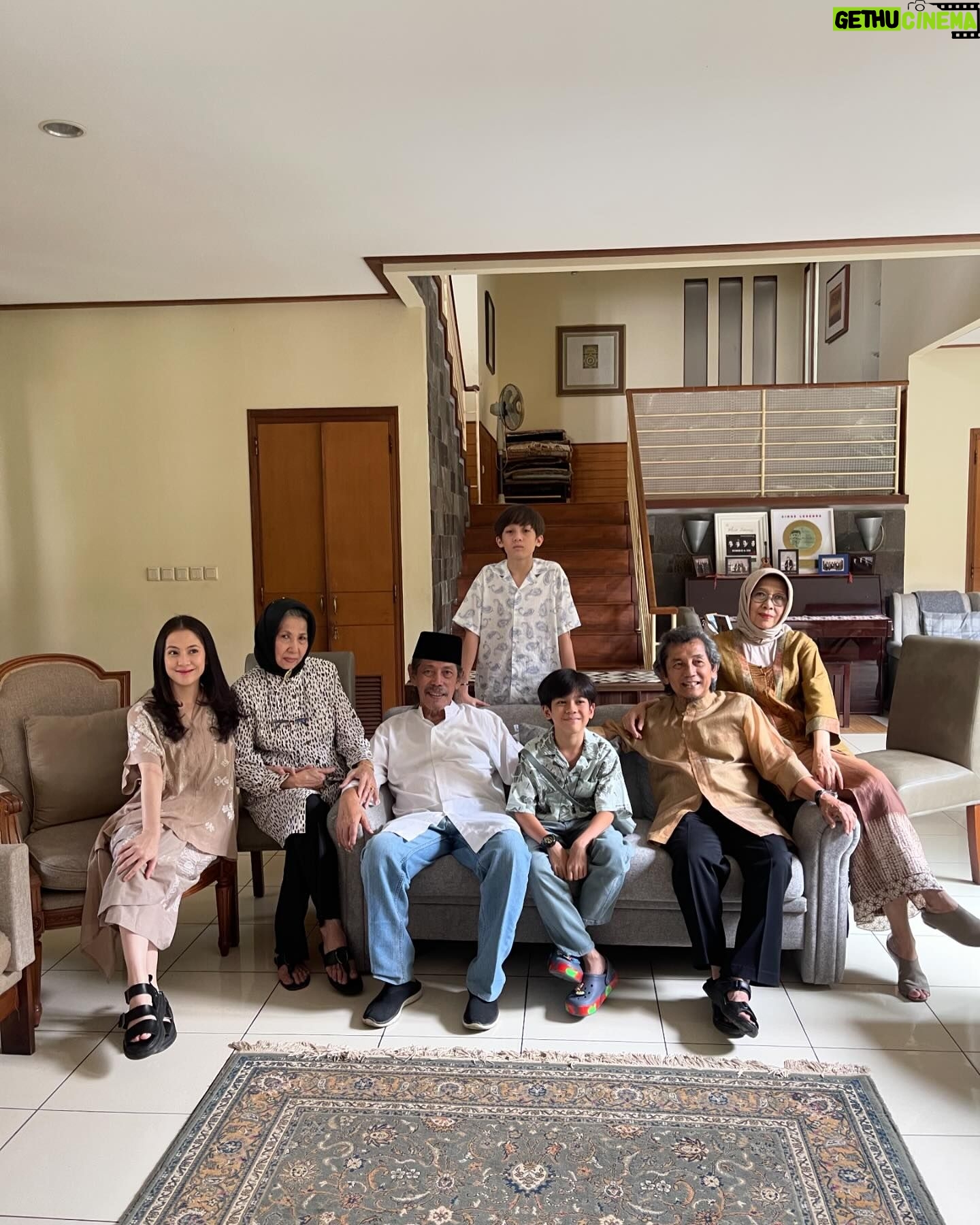 Adhisty Zara - 230.9K Likes - Selamat lebaran!!! Maaf lahir batin ya💝 (kurang anak pertama gi sakiedh)