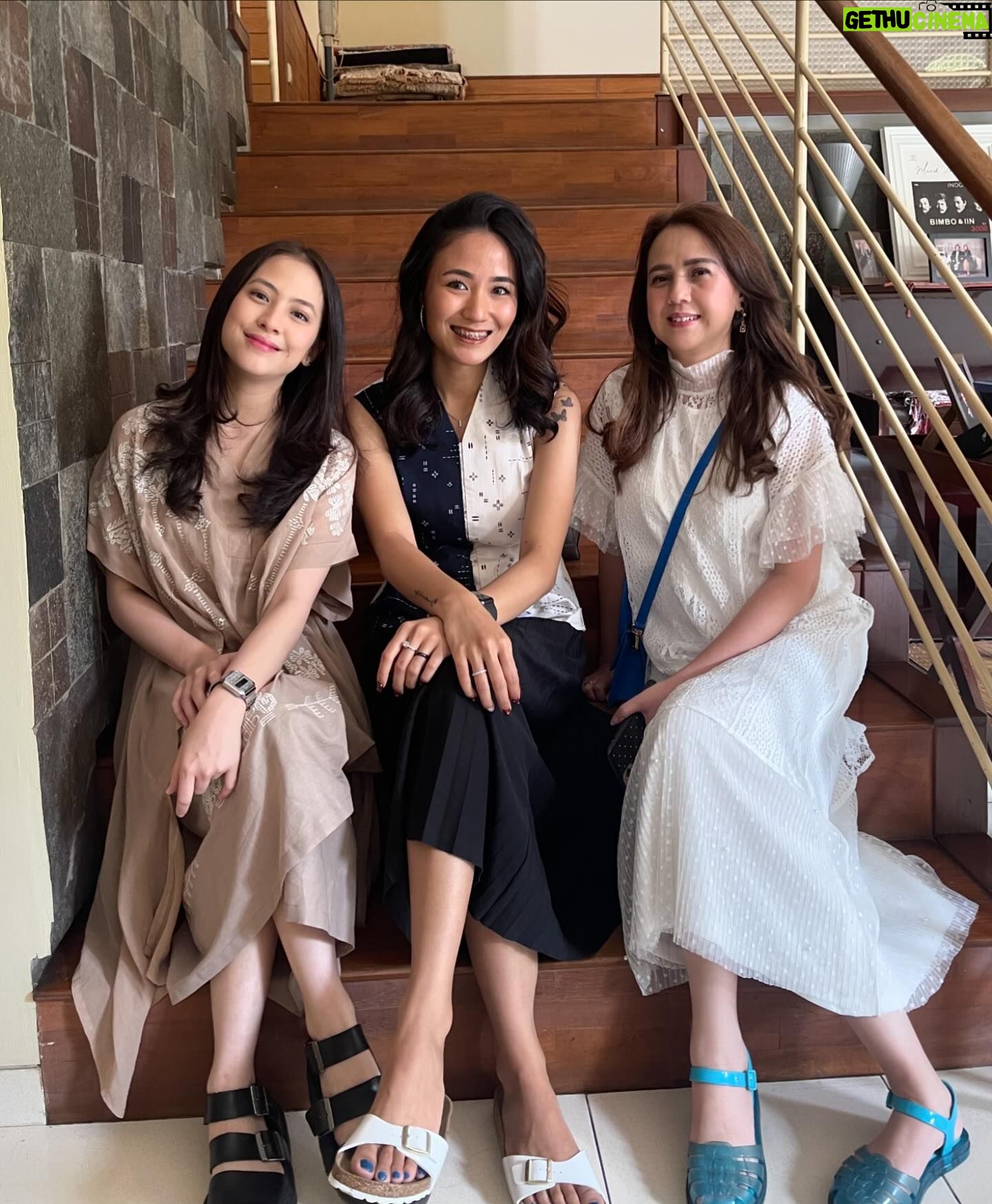 Adhisty Zara - 230.9K Likes - Selamat lebaran!!! Maaf lahir batin ya💝 (kurang anak pertama gi sakiedh)