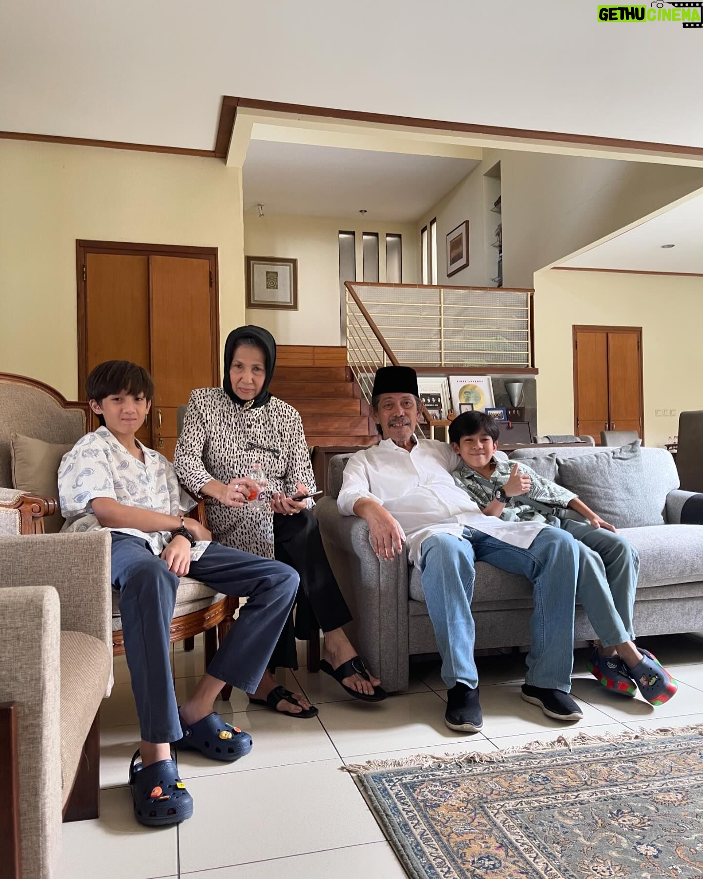 Adhisty Zara - 230.9K Likes - Selamat lebaran!!! Maaf lahir batin ya💝 (kurang anak pertama gi sakiedh)