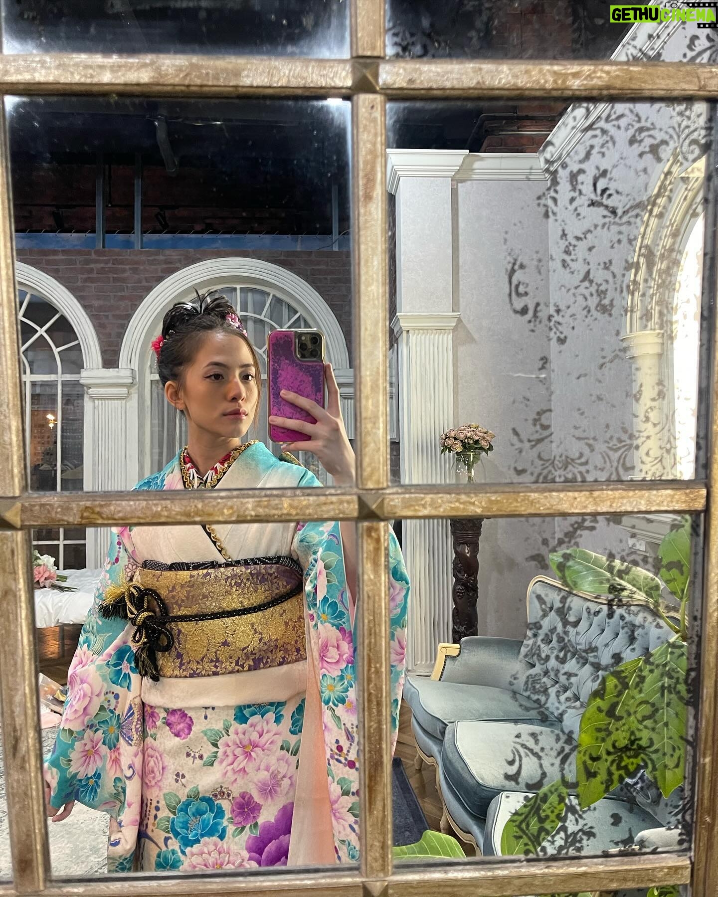 Adhisty Zara Instagram - Terima kasih semuanya untuk seminggu yg menyenangkan dan juga melelahkan😂🤍 Shooting yang lumayan unik sampe gak sempet foto foto saking sibuknyaa!! Harus nonton ya nanti.. senang bisa berkolaborasi dgn orang2 hebat di Jepang kemarinn!!😋