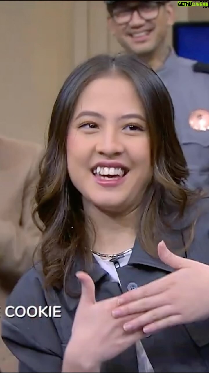Adhisty Zara - 191.8K Likes - Ini ruang sidang atau teater JKT48?
Main Hakim Sendiri
Kasus Geng Cewek Meresahkan bareng @zaraadhsty
Malam ini 21.00 WIB