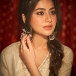 Aditi Bhatia Instagram - Apne upar itna bharosa rakho ki joh bhi tumhe khoyjaye yakinan royjaye 📝🤍 major throwback! 🫶🏻 a look @rohanshrestha helped bring to life which held such a special place in my heart ✨ Make up by @makeupbyriddhima Styled by @sheefajgilani Hair by @swapnilkashid_
