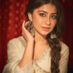 Aditi Bhatia Instagram - Apne upar itna bharosa rakho ki joh bhi tumhe khoyjaye yakinan royjaye 📝🤍 major throwback! 🫶🏻 a look @rohanshrestha helped bring to life which held such a special place in my heart ✨ Make up by @makeupbyriddhima Styled by @sheefajgilani Hair by @swapnilkashid_
