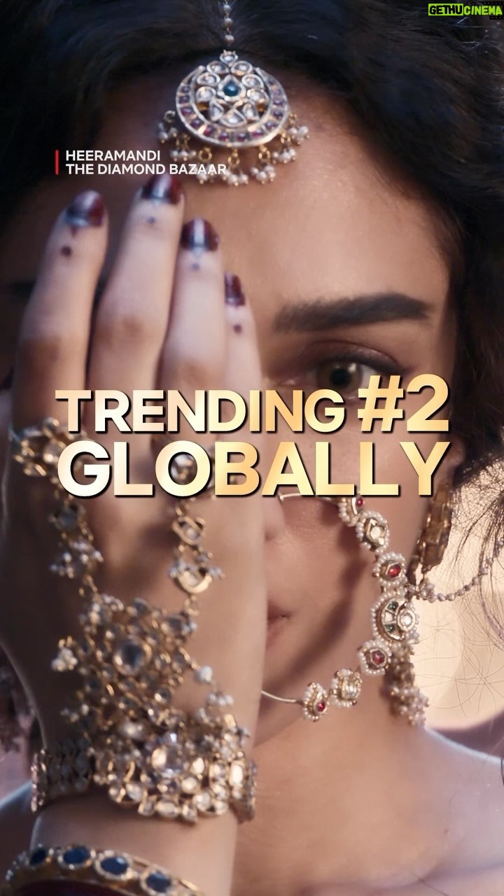 Aditi Rao Hydari Instagram - The whole world is in awe of Heeramandi’s jaadu! 🫶✨ Heeramandi: The Diamond Bazaaar is trending globally in 43 countries! #SanjayLeelaBhansali @bhansaliproductions @prerna_singh6 @m_koirala @aslisona @aditiraohydari @sharminsegal @therichachadha @iamsanjeeda @fardeenfkhan @taahashah @shekhusuman @adhyayansuman @rimpleandharpreet @shriparamanijewels @netflix_in