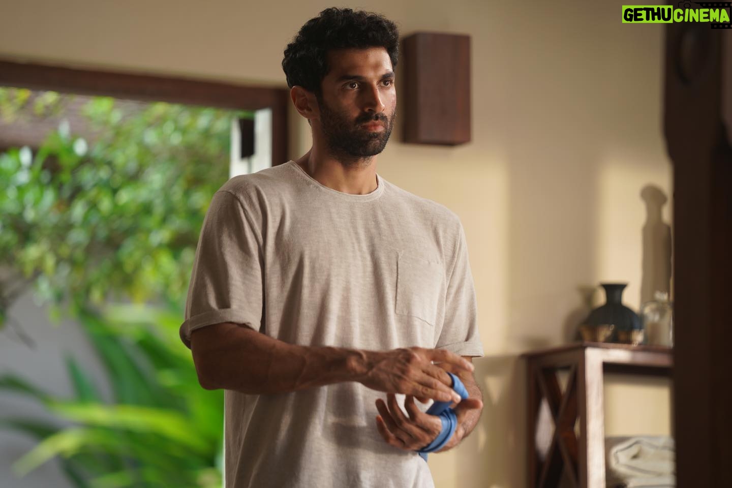 Aditya Roy Kapur - 458K Likes - One year since the release of The Night Manager ❤️🕴️