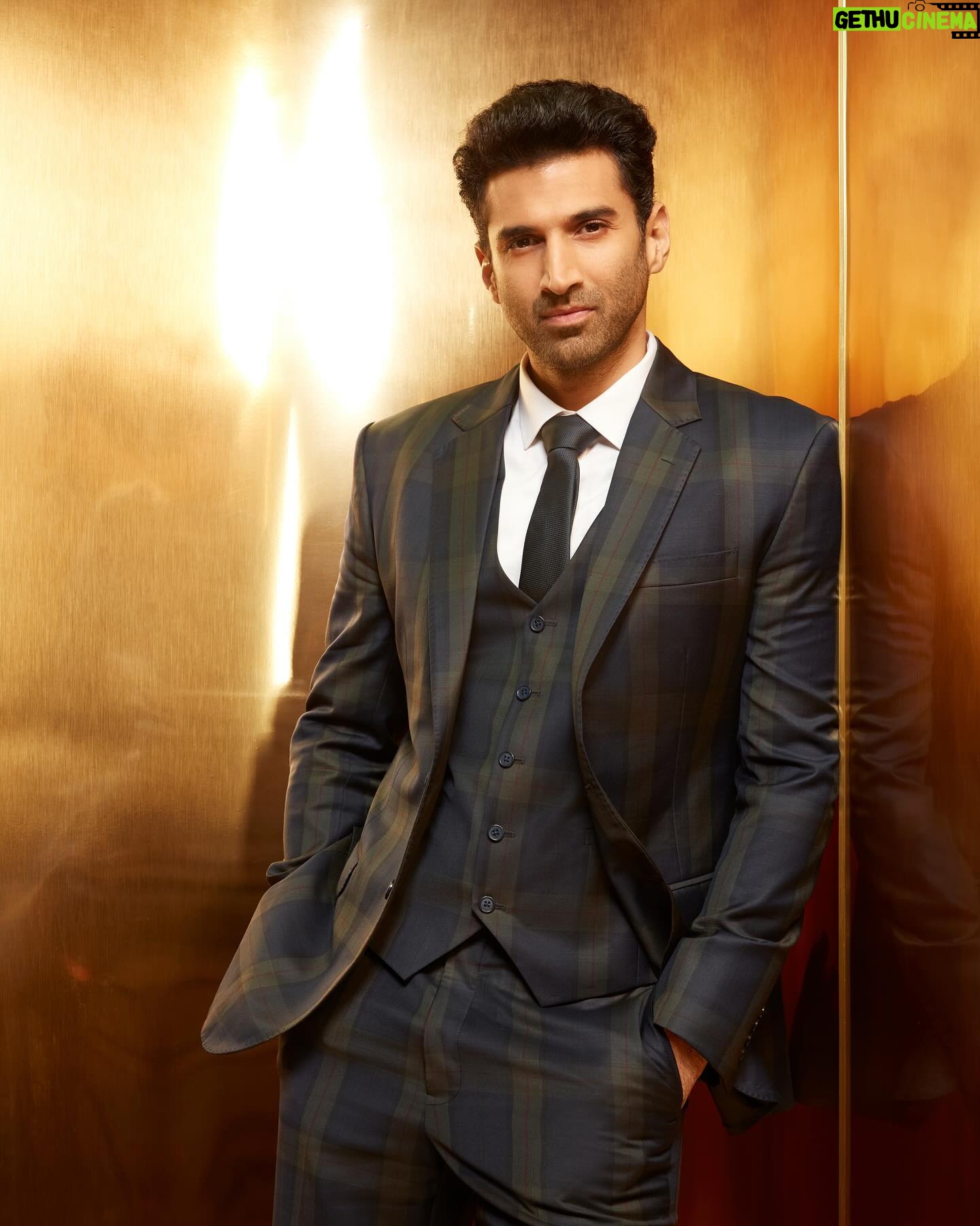 Aditya Roy Kapur - 537.9K Likes - Kapoor Kapur ☕
Brewing from midnight