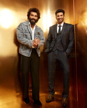 Aditya Roy Kapur Instagram - Kapoor    Kapur   ☕ 
Brewing from midnight