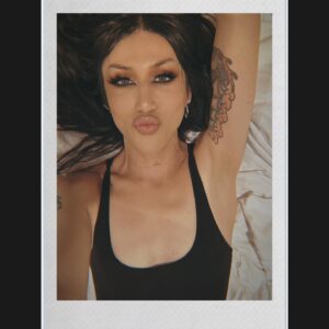 Adore Delano Instagram - 🖤