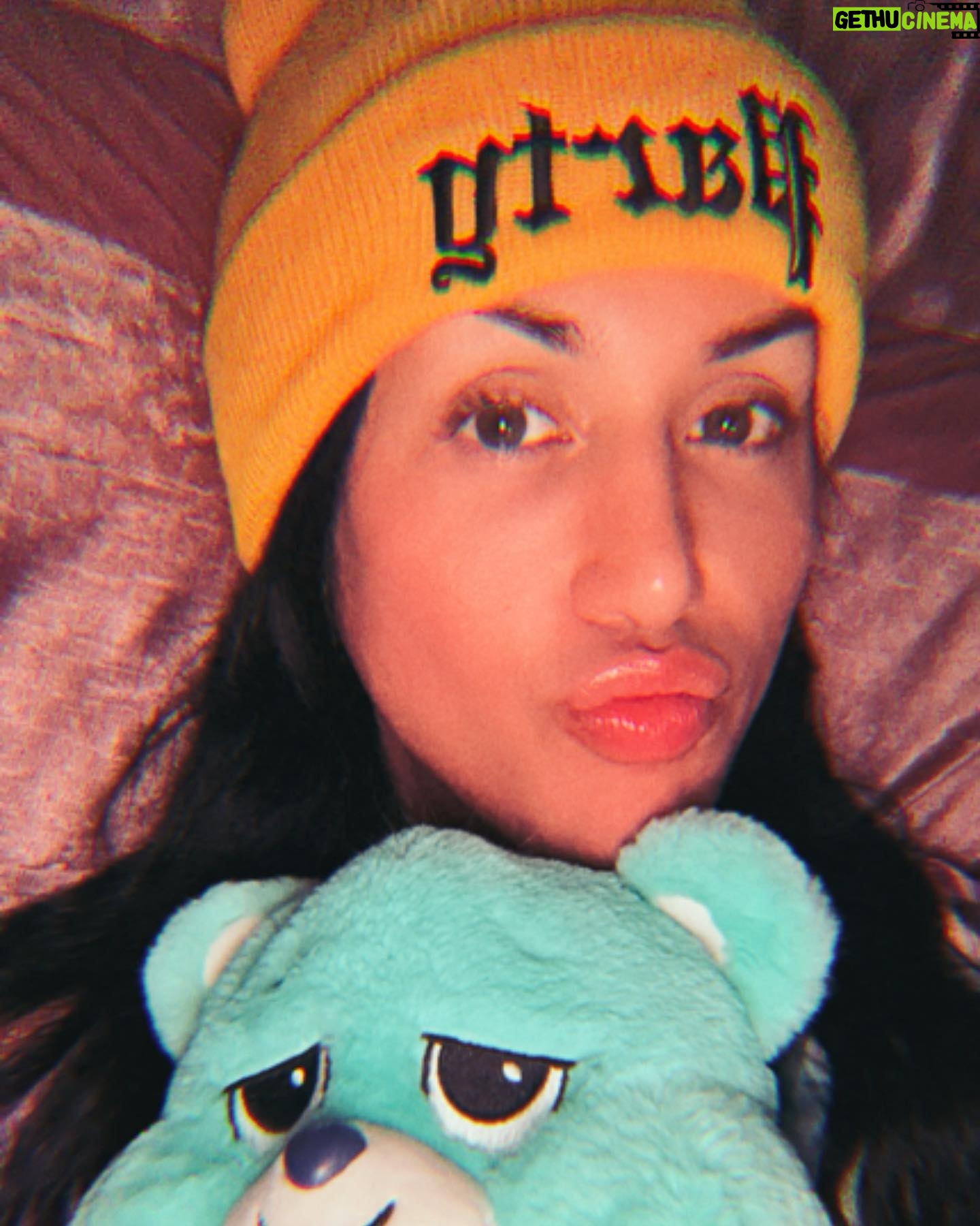 Adore Delano Instagram - Goodnight my loves 🌙 #besitos