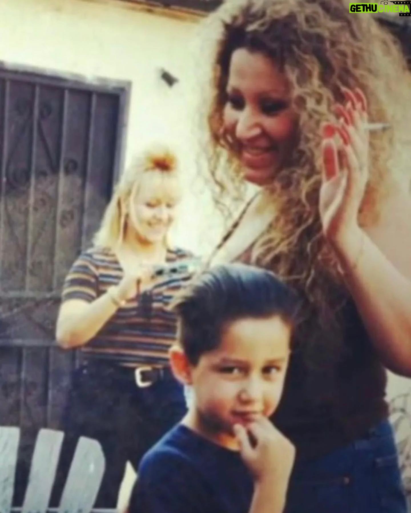 Adore Delano Instagram - My Mom is a 90s icon and I love her more than life itself. #happymothersday 💖