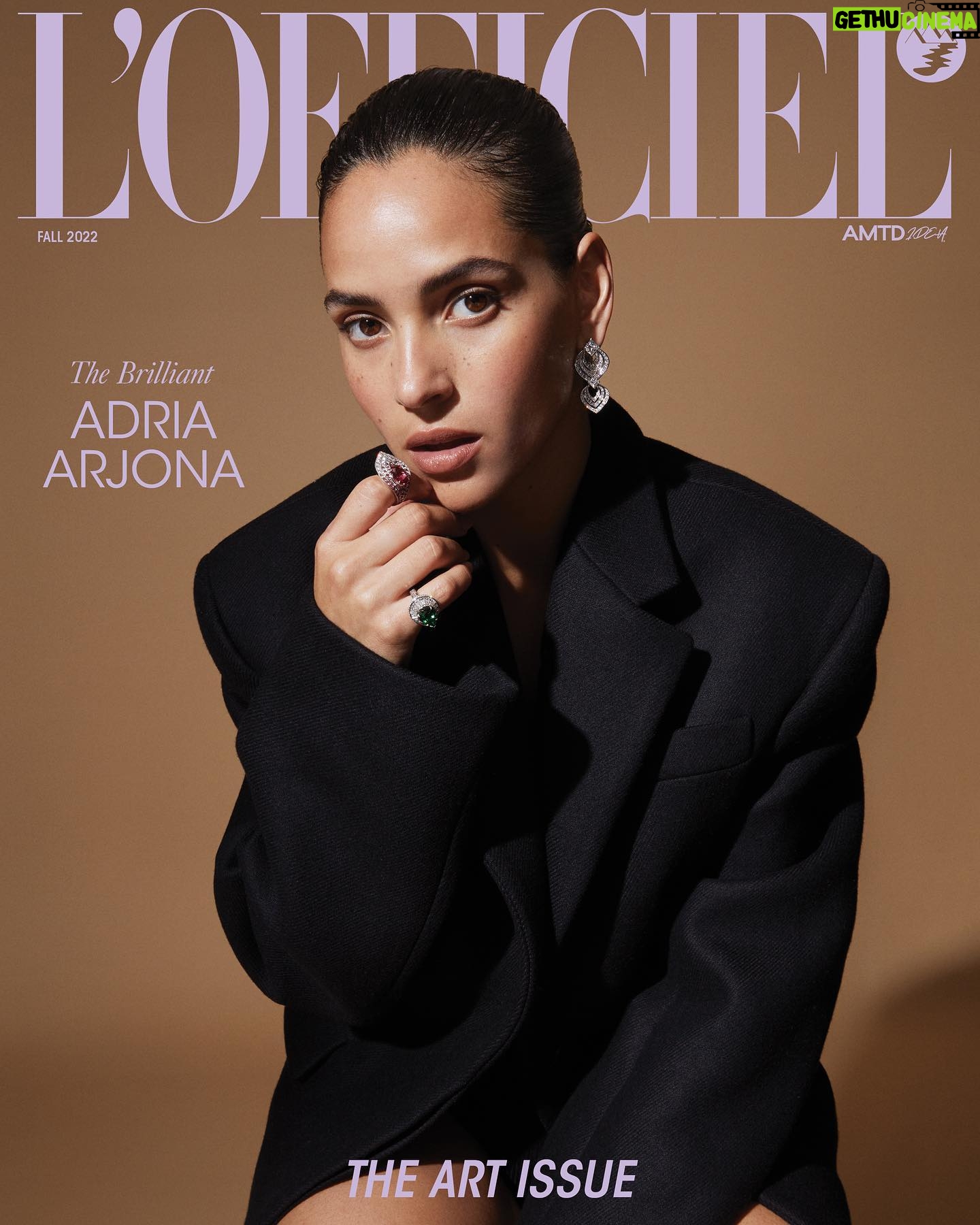 Adria Arjona Instagram - So honored to be on the cover of @lofficielusa with my @tiffanyandco family.