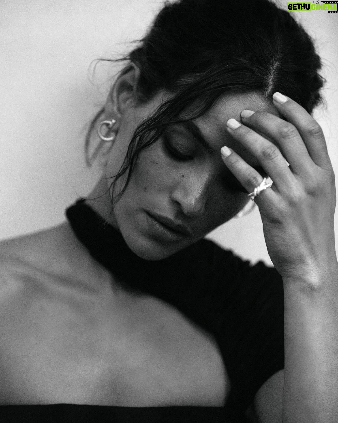 Adria Arjona Instagram - 🖤🖤 @isabelmarant