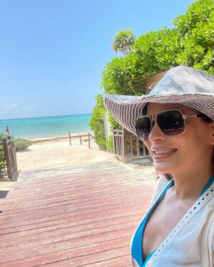 Adriana Fonseca Instagram - Dia tres, en el paraíso…
______
Day three, in paradise...
.
.
.
.
.
#playadelcarmen #travelphotography #sundayfunday #cute #lifestyle #sirena #mermaid
